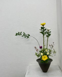 神戸店　１１月の生け花～その１～